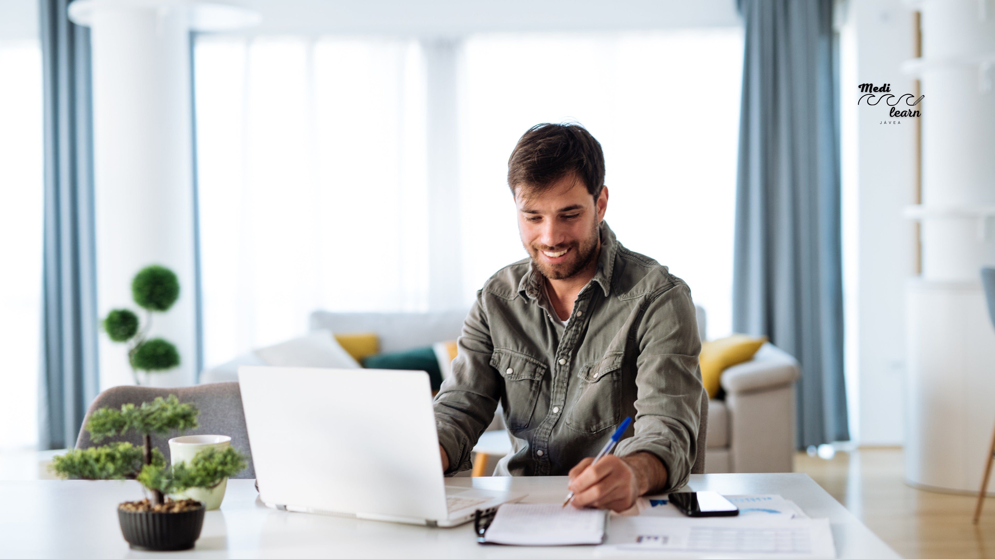 Learning Spanish Online vs In-Person: Pros and Cons